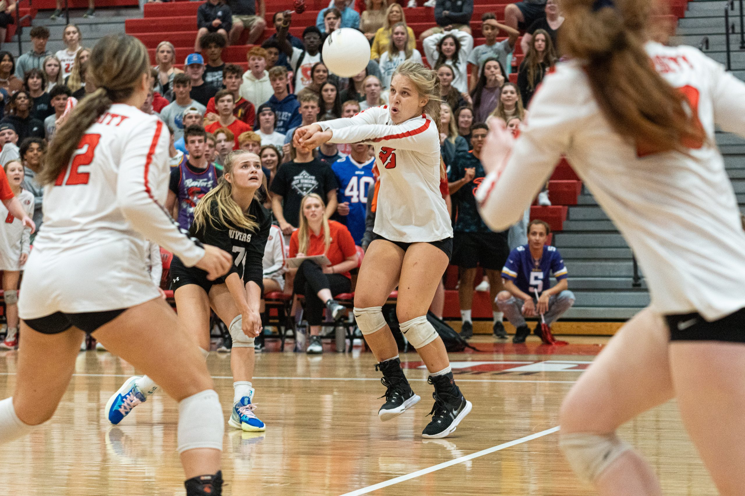 UHS volleyball returns most of its roster from last season